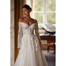 Off The Shoulder Long Sleeve Lace Wedding Dress Sweetheart V Neck Appliques Tulle A Line Bridal Gown With Train