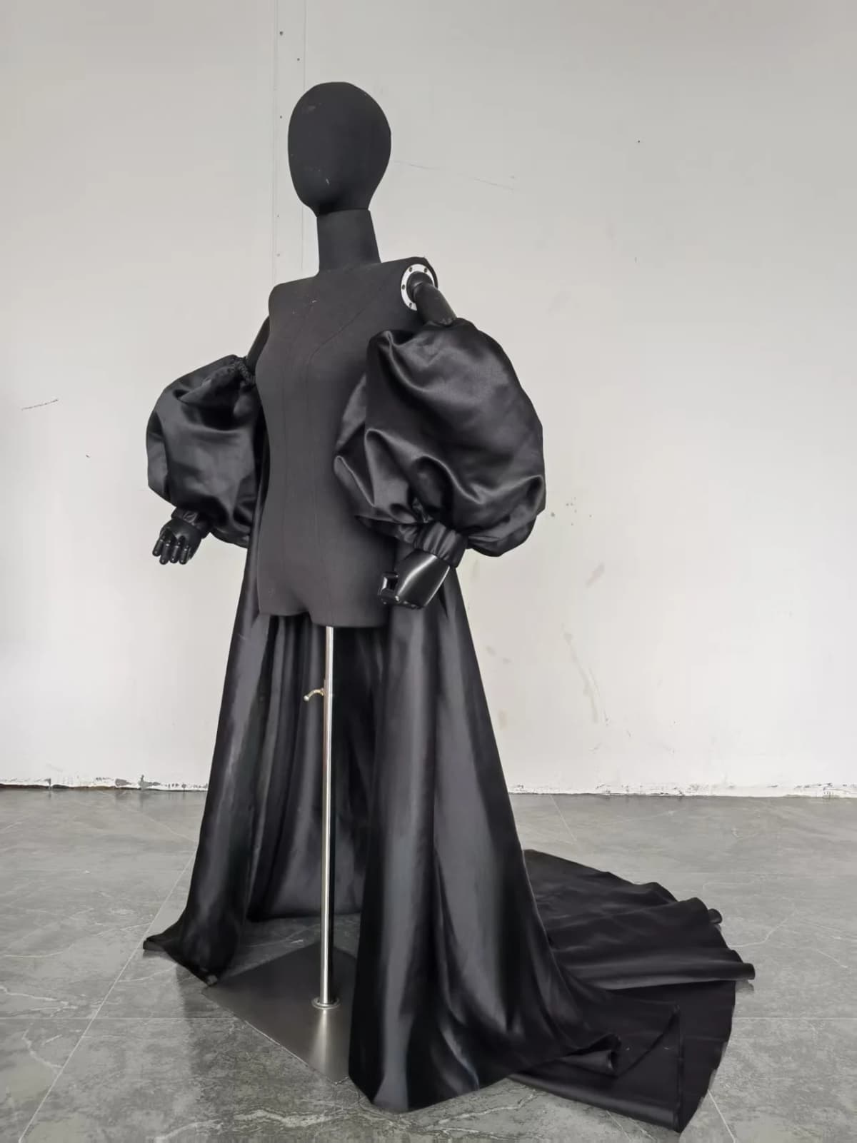 Black Satin Detachable Train With Puff Sleeves Morden Wedding Removable Skirt Prom Cape Formal Evening Overskirt Customized 2025