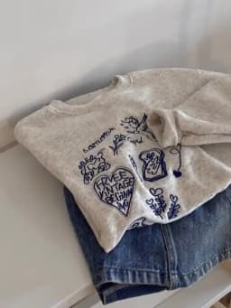 Korean Fashion Women's Gray Embroidered Round Neck Short Sweatshirts Autumn Long Sleeves Vacation Pullovers Tops Casual Popular