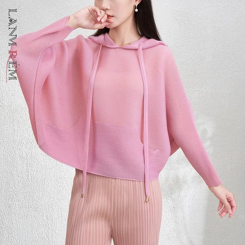 LANMREM Fashion Elastic Pleated Hoodie Tops Women 2025 Autumn New Casual Loose Batwing Sleeve Pullover Short Sweatshirt 2DB3974