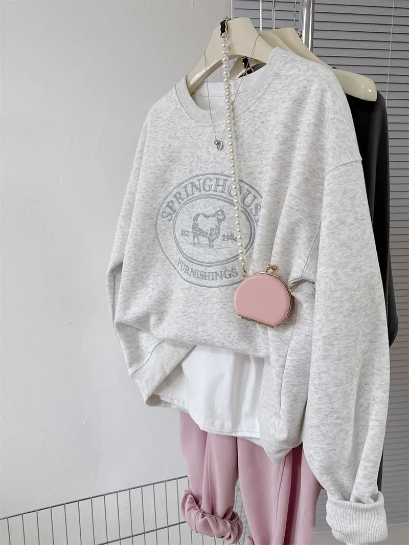 Afashion Spring 2026 Chic Embroidered Letter Sheep Loose Women's Sweatshirt Korean Style round Neck Long Sleeve Casual Comforta