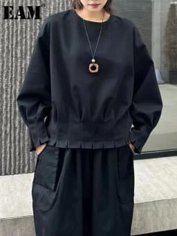 [EAM] Black Pleated Hem Casual Sweatshirt New Round Neck Long Sleeve Women Big Size Fashion Tide Spring Autumn 2026 1DJ4159