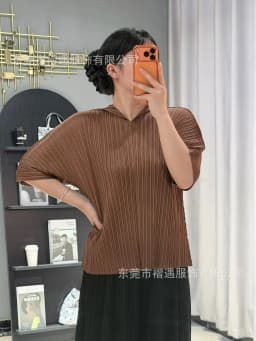 Miyake Pleated Top for Women 2026 Spring New Fashion Versatile Short-sleeved Fashion T-shirt for Women Folding Hooded Sweatshirt