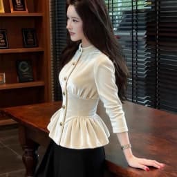 2025 new winter great-looking wear Korean atmosphere unique and beautiful niche white velvet top women