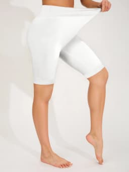 Spring and summer women's fashionable leggings, outdoor three part shorts, elegant white minimalist leggings