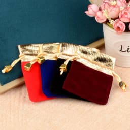 10pcs/lot 7x9cm 9x12cm 12x16cm Vintage Velvet Bag Gold Color Trim Drawstring Red Gift Bags Wedding Jewelry Packaging Pouches