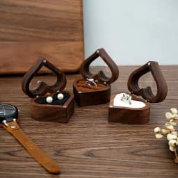 1PC 2025 Heart Shape Walnut Wooden Box Jewelry Box Display Box Engagement Wedding Couples Ring Storage Holder Gifts Case