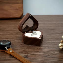 1PC 2025 Heart Shape Walnut Wooden Box Jewelry Box Display Box Engagement Wedding Couples Ring Storage Holder Gifts Case