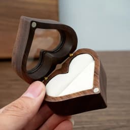 1PC 2025 Heart Shape Walnut Wooden Box Jewelry Box Display Box Engagement Wedding Couples Ring Storage Holder Gifts Case