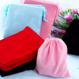 100Pcs 7x9cm Velvet Drawstring Pouch Jewelry Bags New Year Birthday Xmas Party Ball Gift Bags pochette cadeau sachet bonbon