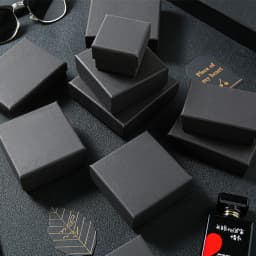 50pcs Black White Brown Kraft Paper Jewelry Gift Box Luxury Cardboard 7x9x3cm Bracelets Earrings Rings Necklaces Packaging Boxes