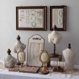 Luxury Necklace Display Portrait Model Wooden Window Jewelry Displays Rack Counter Bracelet Ring Organizer Display Props