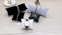 Wholesale Quality Leatherette Bracelet Bangle Pillow Stand Holder Chain Jewelry Display Showcase Watch Cushion Pillows for Box