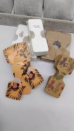 100 pcs 9x3.5cm Latest Printed Jewelry Necklace Bracelet Hang Tag Kraft Paper Folding Necklace Earring Set Packaging Card
