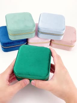 TAIMY High Quality Velvet Mini Vintage Travel Portable Girl Custom Logo Jewelry Box Jewelry Gifts Packaging Storage Case