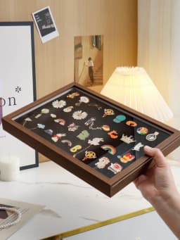 Metal Badge Display Stand Felting Barrette Pin Award Medal Chest Pin Dustproof Storage Box Vintage Style Natural Texture