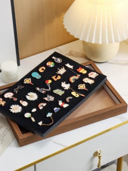 Metal Badge Display Stand Felting Barrette Pin Award Medal Chest Pin Dustproof Storage Box Vintage Style Natural Texture