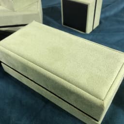 Customization Logo Fashionable Grass Green Faux Fur Clover Jewelry Case Jewelry Packaging Box for Necklace Bracelet Earring Gift