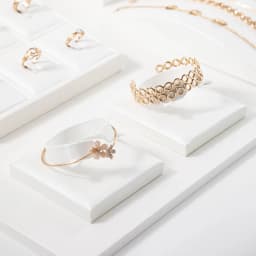 White Leather Pendant Necklace Chain Jewellery Display Bust Mannequin Stand Holder Rack Bracelet Earrings Ring Counter Organizer