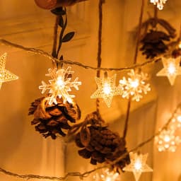 LED Snowflake Light Garland Stars Fairy Light Battery-operated Xmas Tree Elk Decorativa Garland Party Wedding New Year's Decor