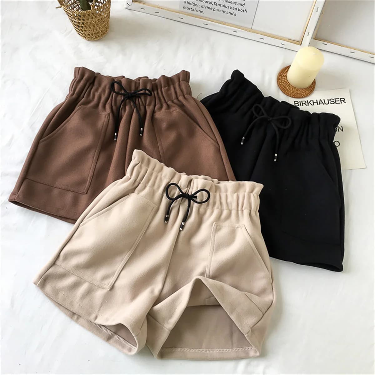 Fashion Autumn Winter Woolen Shorts Women 2025 High Waist New In Retro Elegant Short Pant Korea Loose Solid Trouse Casual Street