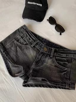 HOUZHOU Vintage Black Denim Shorts Women Sexy Gyaru Low Waist Shorts Female Y2k Punk Retro Summer Streetwear Short Jeans Slim Up