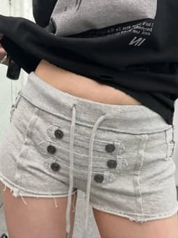 Fashionable American retro Y2K millennium Harajuku cool girl 2026 new design style summer fitted and sexy short pants for women