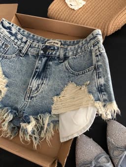 Ripped Jeans Shorts Women's Retro Pockets Fringed Rough Edge Design Y2k Slim-fit Hip-wrapped Super Short Hot Pants