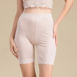 Summer Women's Silk Knitted Safety Short Pants Mulberry Silk Lace Flower Border Exposure Leggings Sleep Bottom Middle Pants