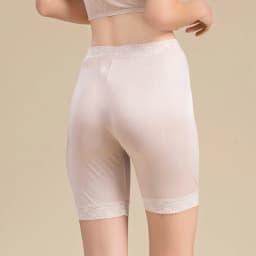 Summer Women's Silk Knitted Safety Short Pants Mulberry Silk Lace Flower Border Exposure Leggings Sleep Bottom Middle Pants