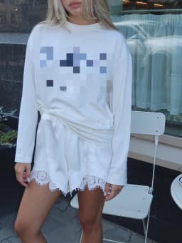 Summer Mini Lace Satin Shorts for Women Lace Trim Casual Loose Fit Lounge Bottoms Shorts Ladies Beach Loungewear Short Pants