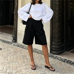 Retro Pleated Knee Length Suit Shorts Ladies High Rise Zipper Fly Side Pocket Loose Fit Daily Streetwear Bermudas