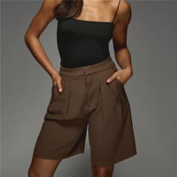 Retro Pleated Knee Length Suit Shorts Ladies High Rise Zipper Fly Side Pocket Loose Fit Daily Streetwear Bermudas