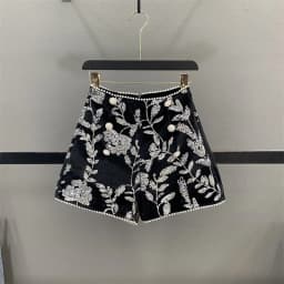 Autumn Winter New Gorgeous Bead Flake Flower Embroidered Velvet Shorts Women's Fashion Chic Pearl Edge Black Shorts Boots Female
