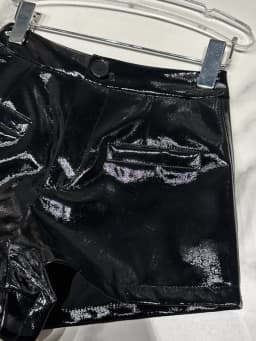 DEAT Trend Streetwear PU Leather Wide Leg Shorts Women's High Waist Texture Designer Short Pants Female 2026 Spring New 11XX1900