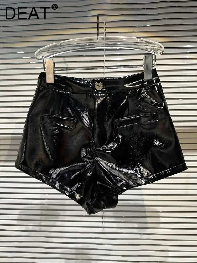 DEAT Trend Streetwear PU Leather Wide Leg Shorts Women's High Waist Texture Designer Short Pants Female 2026 Spring New 11XX1900