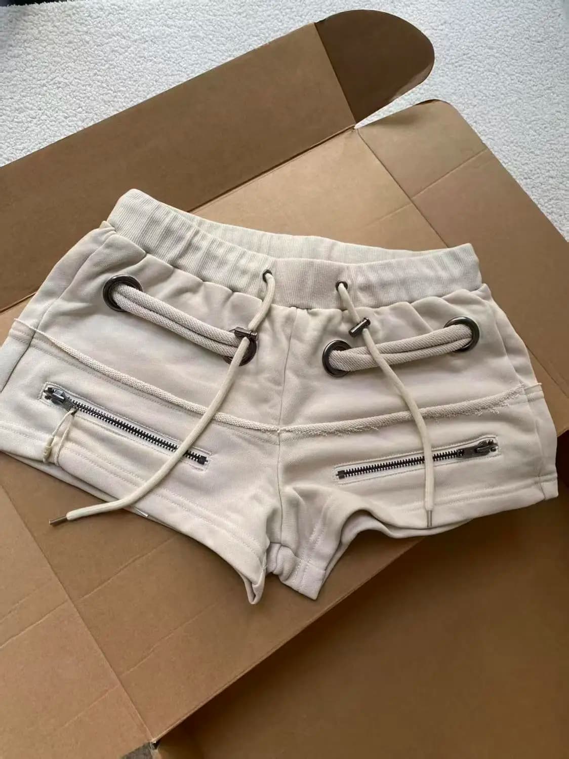 Korean Spice Girl Retro Gray Zipper Drawstring Short Sweatpants Design Sense Low Waist Super Shorts Women