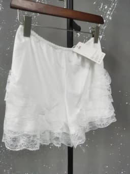 LGRQ summer denim ,high waist lace shorts,outfits two pieces hots ,35cm length big bottom light color shorts for girl
