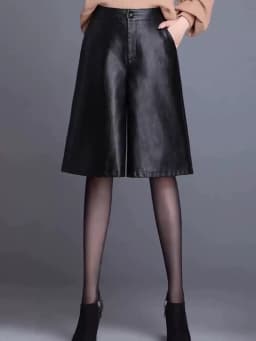 Black PU Leather Bermuda Shorts For Women Loose Long Shorts Motorcycle Punk High Waist Knee Length Bermuda Femme