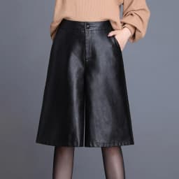 Black PU Leather Bermuda Shorts For Women Loose Long Shorts Motorcycle Punk High Waist Knee Length Bermuda Femme