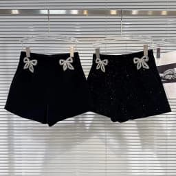 DEAT 2025 Winter New Fashion Rhinestone Bow Decoration Velvet Shorts For Women Black Versatile Boot Short Pants Female 11A07701