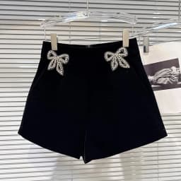 DEAT 2025 Winter New Fashion Rhinestone Bow Decoration Velvet Shorts For Women Black Versatile Boot Short Pants Female 11A07701