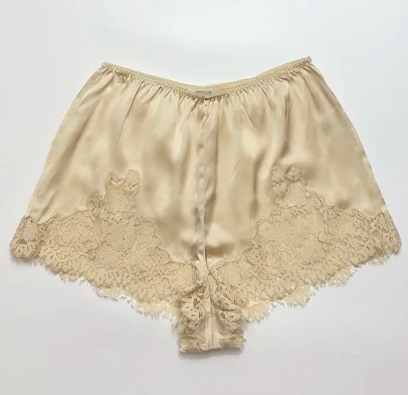 French Style Women Solid 100% Silk Lace Patchwork Shorts Pant Elegant Lady All Match Elastic Waist Wide Leg Short Trousers Pants