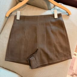 Solid Color 2026 Autumn and Winter New Minimalist High Waist Holiday Shorts Femininity Versatile Casual Fashion Short Pants