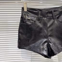 DEAT Trendy 2026 Autumn New Sexy Hot Girl Shiny PU Leather Super Short Pants For Women Slim High Waist Black Shorts 11B9593
