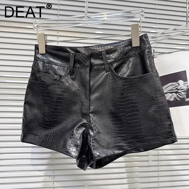 DEAT Trendy 2026 Autumn New Sexy Hot Girl Shiny PU Leather Super Short Pants For Women Slim High Waist Black Shorts 11B9593