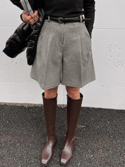 Chic Women Thicken Warm Loose Pockets Faux Woolen Straight Shorts 2024 Autumn Winter High Waist Ladies Wide Leg Shorts WH2