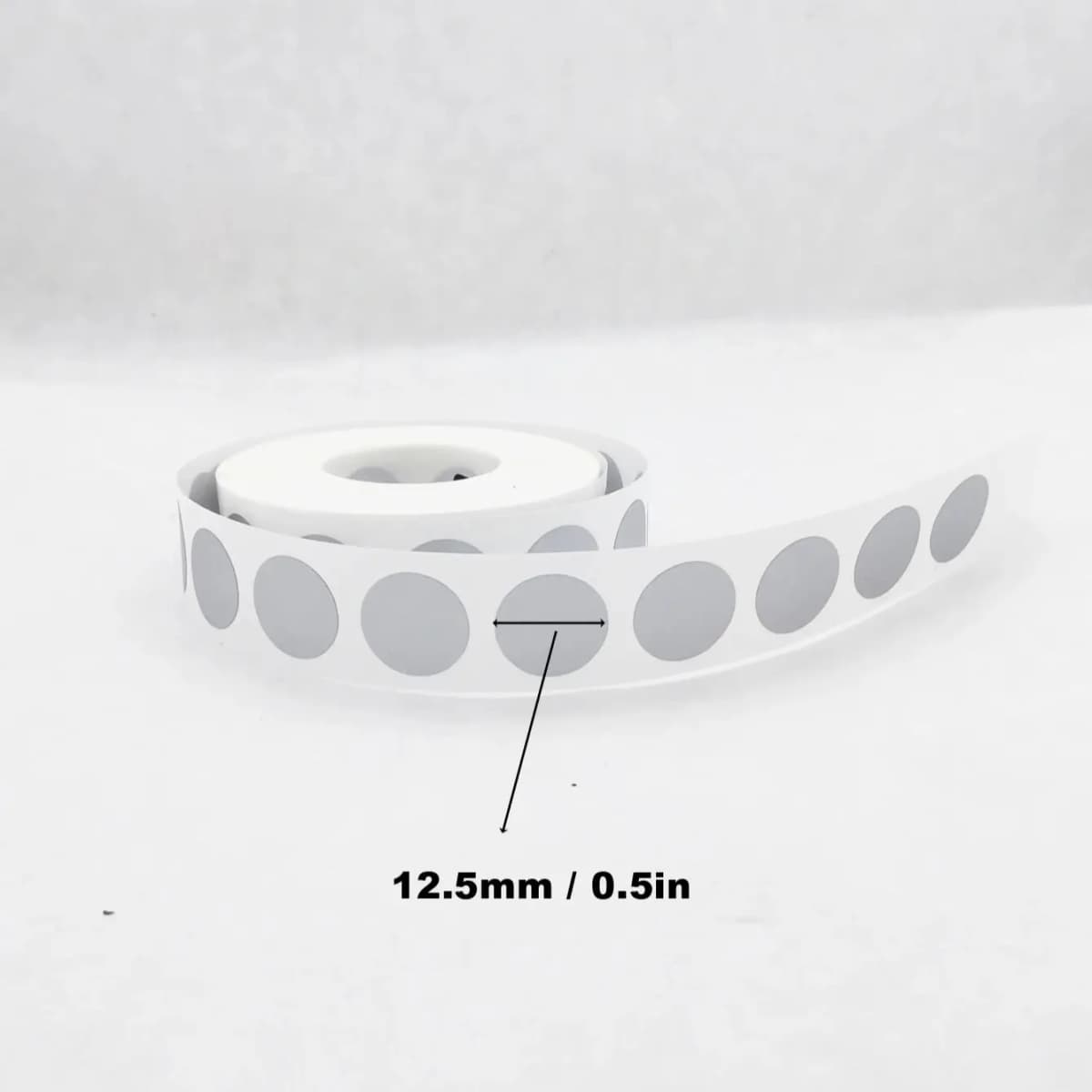 1000-Pack 0.5' Circle Scratch-Off Stickers Golden/Silver Small Round Label Roll for DIY Crafts and Business Use