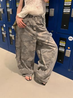 [LANMREM] Casual Distressed Camouflage Pants For Women Floor Length Wide Leg Trousers 2025 Summer New Tide 26DA1413