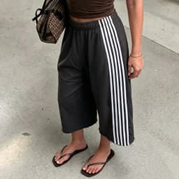 Preppy Loose Jogger Pants Women Y2K Striped Side Cropped Wide Leg Sweatpants Elastic Waist Capri Trousers Sporty Streetwear